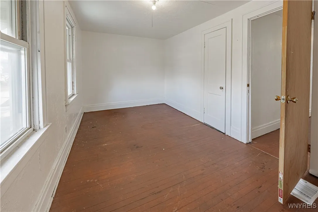 605 29th Street, Niagara Falls, New York 14301, Niagara Falls, New York 14301, 4 Bedrooms Bedrooms, 7 Rooms Rooms,1 BathroomBathrooms,Residential,Closed,605 29th Street, Niagara Falls, New York 14301,0,B1651415