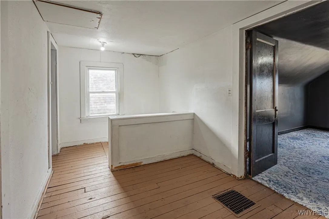 605 29th Street, Niagara Falls, New York 14301, Niagara Falls, New York 14301, 4 Bedrooms Bedrooms, 7 Rooms Rooms,1 BathroomBathrooms,Residential,Closed,605 29th Street, Niagara Falls, New York 14301,0,B1651415