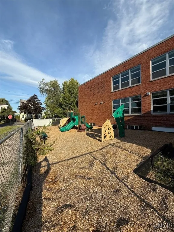 214 Kinne Street 104, Dewitt, New York 13057, De Witt, New York 13057, 2 Bedrooms Bedrooms, 6 Rooms Rooms,1 BathroomBathrooms,Residential,For Sale,214 Kinne Street 104, Dewitt, New York 13057,0,S1651767