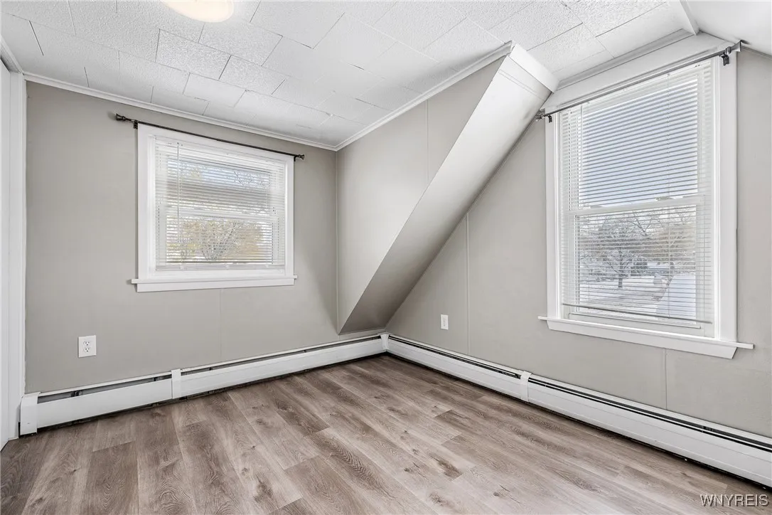 376 Roger Avenue, North Tonawanda, New York 14120, North Tonawanda, New York 14120, 2 Bedrooms Bedrooms, 5 Rooms Rooms,1 BathroomBathrooms,Residential,For Sale,376 Roger Avenue, North Tonawanda, New York 14120,0,B1649510