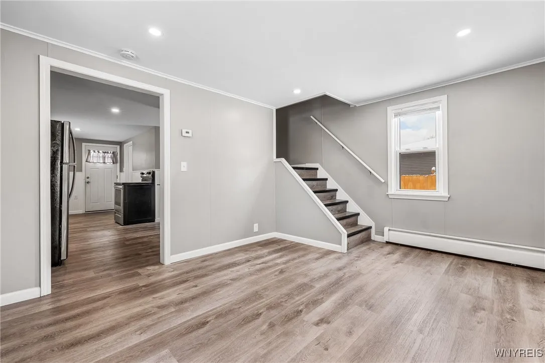 376 Roger Avenue, North Tonawanda, New York 14120, North Tonawanda, New York 14120, 2 Bedrooms Bedrooms, 5 Rooms Rooms,1 BathroomBathrooms,Residential,For Sale,376 Roger Avenue, North Tonawanda, New York 14120,0,B1649510