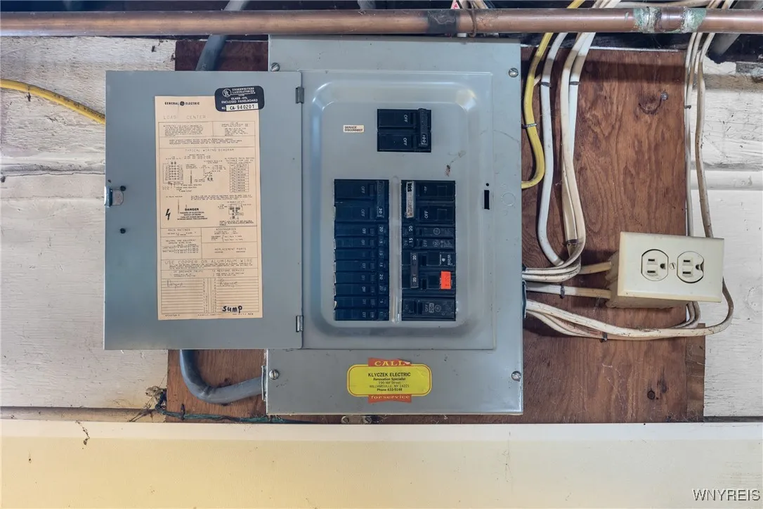 376 Roger Avenue, North Tonawanda, New York 14120, North Tonawanda, New York 14120, 2 Bedrooms Bedrooms, 5 Rooms Rooms,1 BathroomBathrooms,Residential,For Sale,376 Roger Avenue, North Tonawanda, New York 14120,0,B1649510