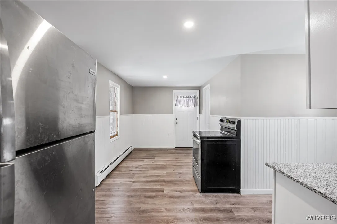 376 Roger Avenue, North Tonawanda, New York 14120, North Tonawanda, New York 14120, 2 Bedrooms Bedrooms, 5 Rooms Rooms,1 BathroomBathrooms,Residential,For Sale,376 Roger Avenue, North Tonawanda, New York 14120,0,B1649510