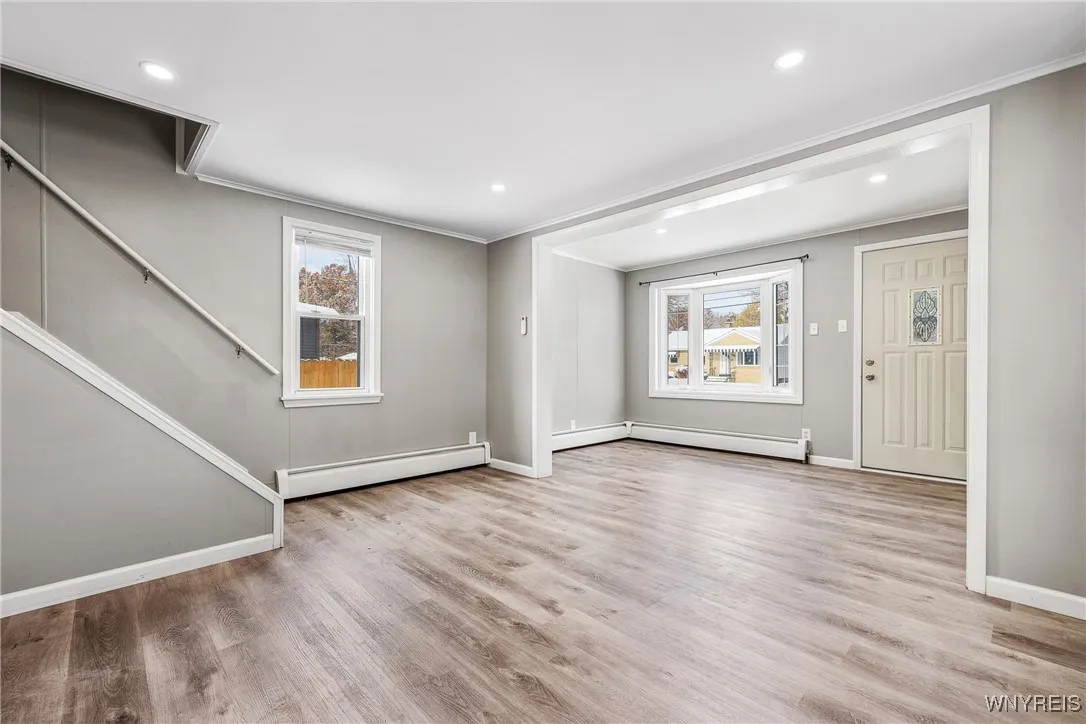 376 Roger Avenue, North Tonawanda, New York 14120, North Tonawanda, New York 14120, 2 Bedrooms Bedrooms, 5 Rooms Rooms,1 BathroomBathrooms,Residential,For Sale,376 Roger Avenue, North Tonawanda, New York 14120,0,B1649510