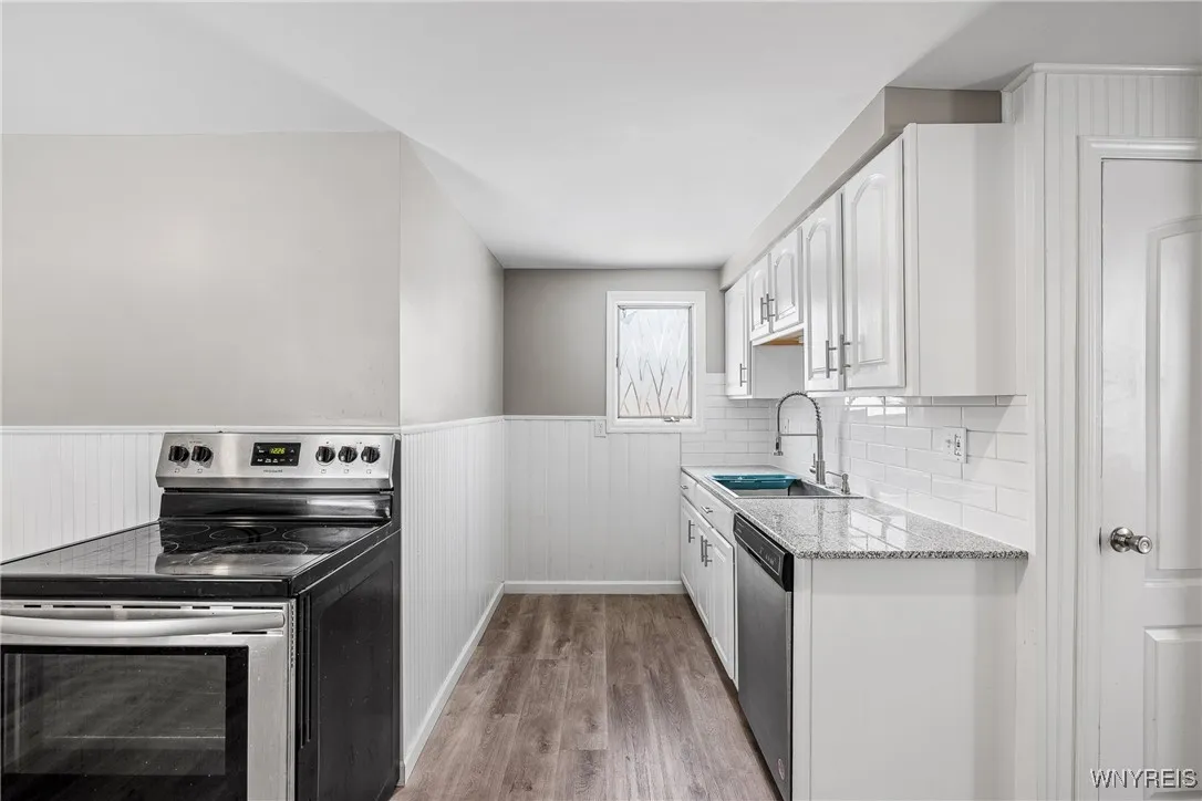 376 Roger Avenue, North Tonawanda, New York 14120, North Tonawanda, New York 14120, 2 Bedrooms Bedrooms, 5 Rooms Rooms,1 BathroomBathrooms,Residential,For Sale,376 Roger Avenue, North Tonawanda, New York 14120,0,B1649510