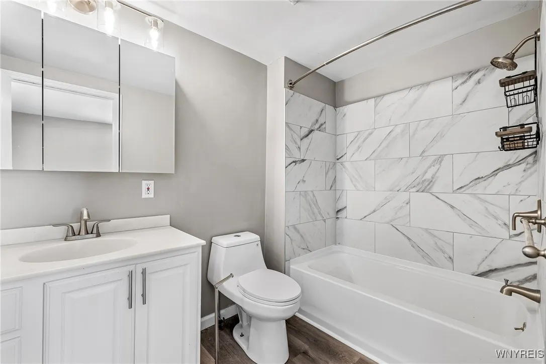 376 Roger Avenue, North Tonawanda, New York 14120, North Tonawanda, New York 14120, 2 Bedrooms Bedrooms, 5 Rooms Rooms,1 BathroomBathrooms,Residential,For Sale,376 Roger Avenue, North Tonawanda, New York 14120,0,B1649510