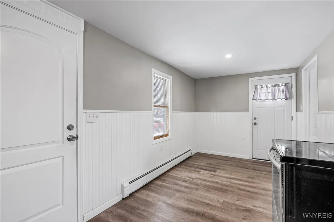 376 Roger Avenue, North Tonawanda, New York 14120, North Tonawanda, New York 14120, 2 Bedrooms Bedrooms, 5 Rooms Rooms,1 BathroomBathrooms,Residential,For Sale,376 Roger Avenue, North Tonawanda, New York 14120,0,B1649510