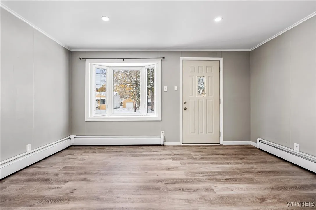 376 Roger Avenue, North Tonawanda, New York 14120, North Tonawanda, New York 14120, 2 Bedrooms Bedrooms, 5 Rooms Rooms,1 BathroomBathrooms,Residential,For Sale,376 Roger Avenue, North Tonawanda, New York 14120,0,B1649510