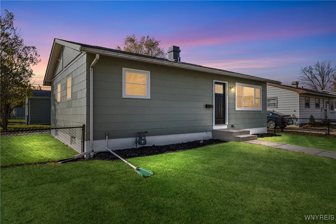 209 Parkedge Avenue, Tonawanda, New York 14150, Tonawanda, New York 14150, 3 Bedrooms Bedrooms, 5 Rooms Rooms,1 BathroomBathrooms,Residential,For Sale,209 Parkedge Avenue, Tonawanda, New York 14150,0,B1651741