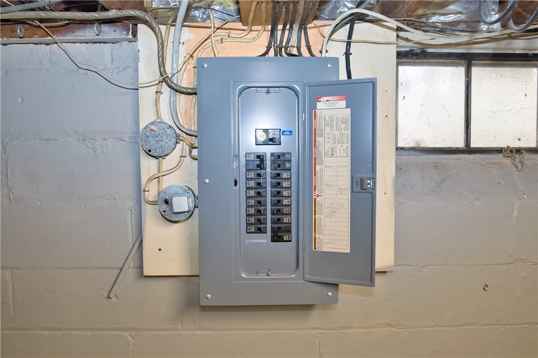 128 Wendhurst Drive, Greece, New York 14616, Greece, New York 14616, 3 Bedrooms Bedrooms, 7 Rooms Rooms,1 BathroomBathrooms,Residential,For Sale,128 Wendhurst Drive, Greece, New York 14616,0,R1651367