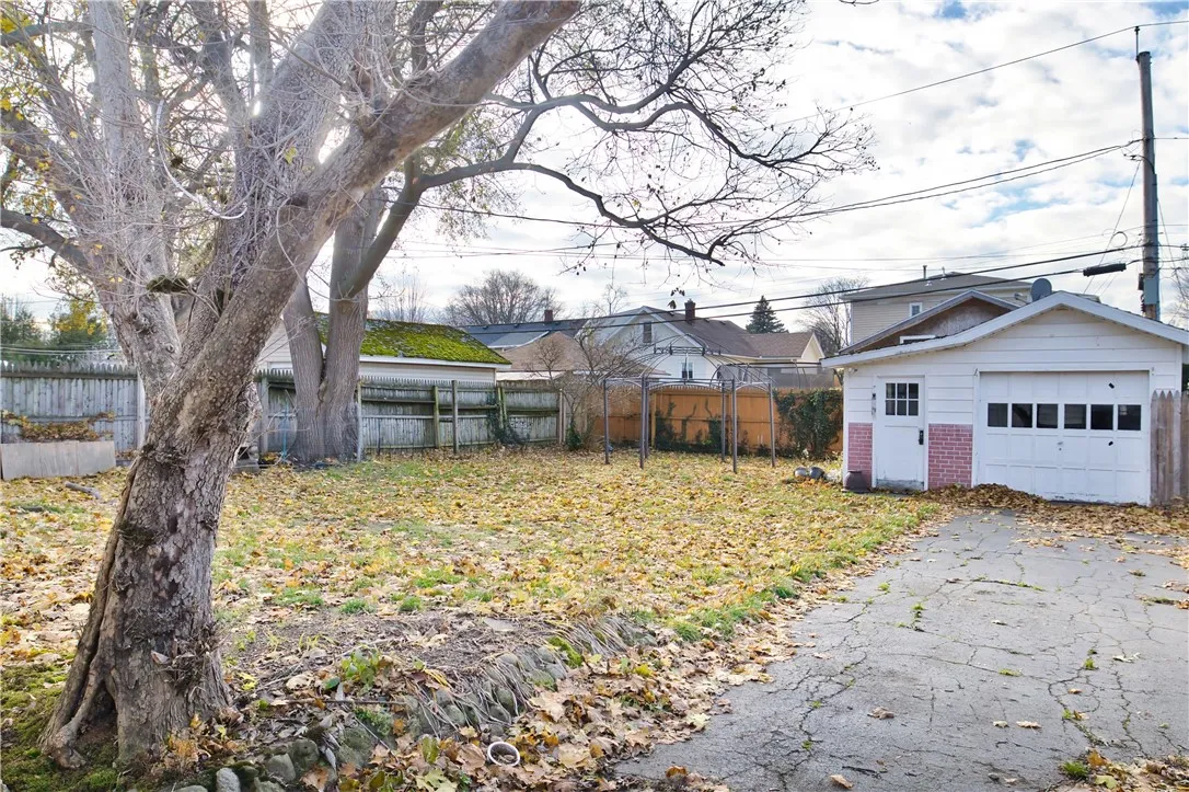 128 Wendhurst Drive, Greece, New York 14616, Greece, New York 14616, 3 Bedrooms Bedrooms, 7 Rooms Rooms,1 BathroomBathrooms,Residential,For Sale,128 Wendhurst Drive, Greece, New York 14616,0,R1651367