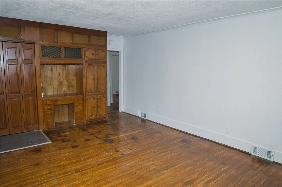 128 Wendhurst Drive, Greece, New York 14616, Greece, New York 14616, 3 Bedrooms Bedrooms, 7 Rooms Rooms,1 BathroomBathrooms,Residential,For Sale,128 Wendhurst Drive, Greece, New York 14616,0,R1651367