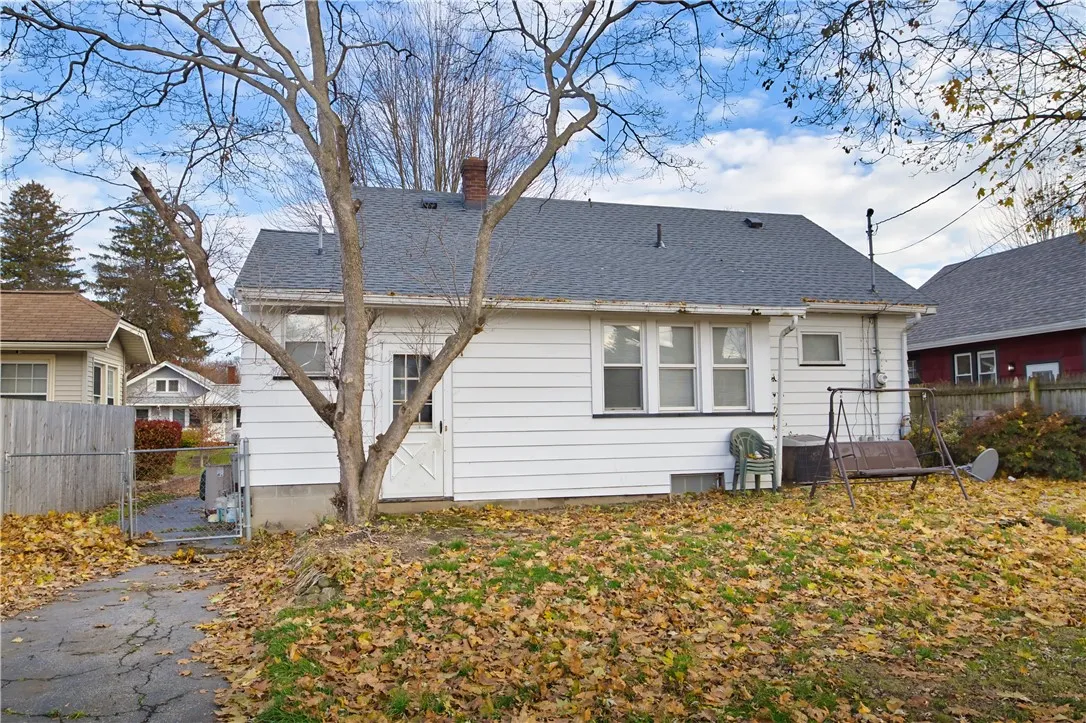 128 Wendhurst Drive, Greece, New York 14616, Greece, New York 14616, 3 Bedrooms Bedrooms, 7 Rooms Rooms,1 BathroomBathrooms,Residential,For Sale,128 Wendhurst Drive, Greece, New York 14616,0,R1651367