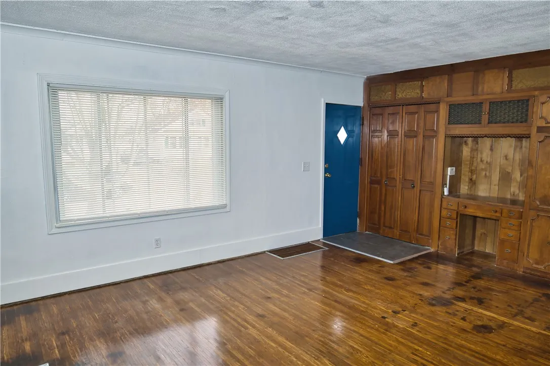 128 Wendhurst Drive, Greece, New York 14616, Greece, New York 14616, 3 Bedrooms Bedrooms, 7 Rooms Rooms,1 BathroomBathrooms,Residential,For Sale,128 Wendhurst Drive, Greece, New York 14616,0,R1651367