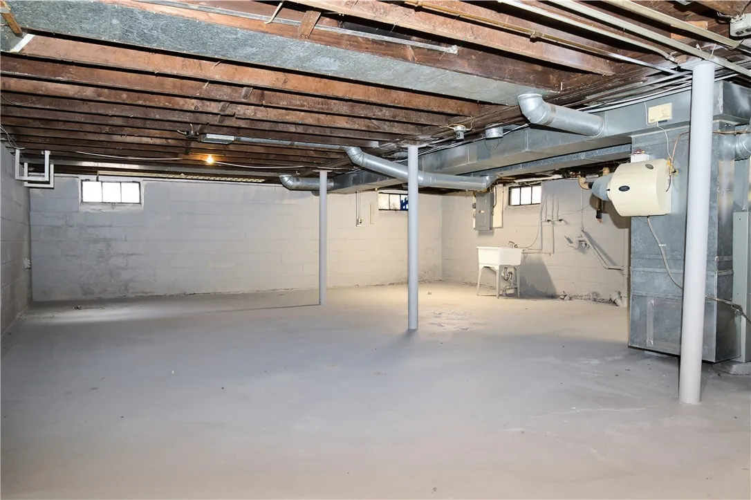 128 Wendhurst Drive, Greece, New York 14616, Greece, New York 14616, 3 Bedrooms Bedrooms, 7 Rooms Rooms,1 BathroomBathrooms,Residential,For Sale,128 Wendhurst Drive, Greece, New York 14616,0,R1651367