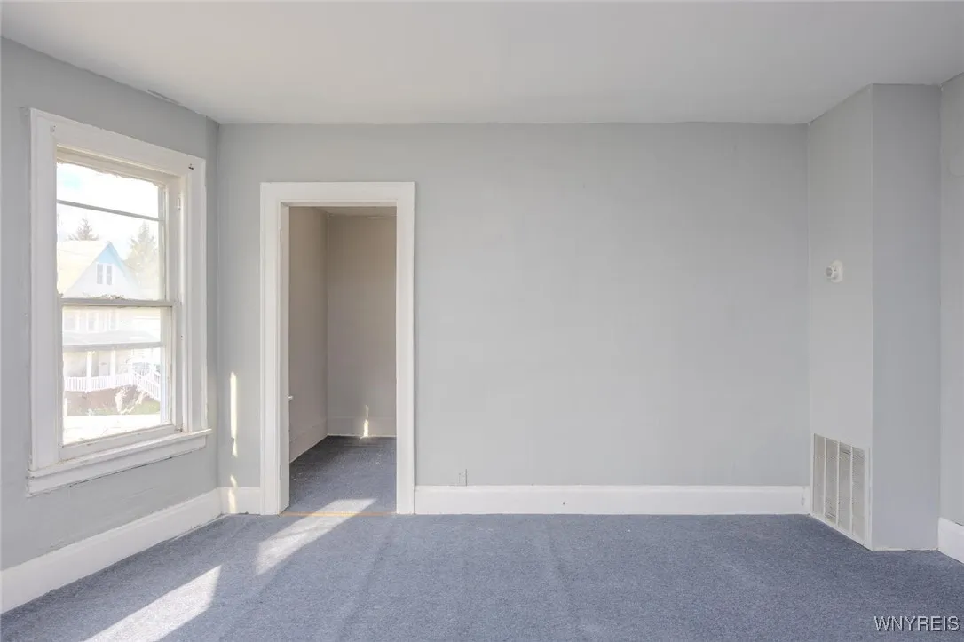 19 Miller Avenue, Buffalo, New York 14212, Buffalo, New York 14212, 6 Bedrooms Bedrooms, ,2 BathroomsBathrooms,Residential,For Sale,19 Miller Avenue, Buffalo, New York 14212,0,B1651729