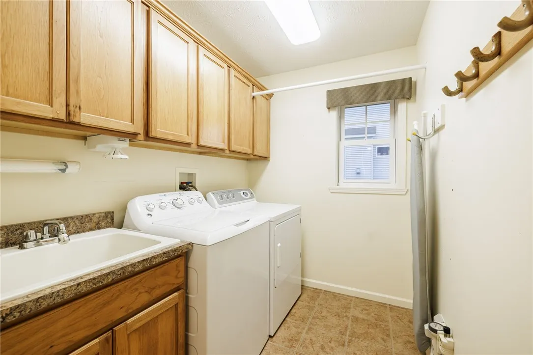 16 Coyote, Ogden, New York 14559, Ogden, New York 14559, 3 Bedrooms Bedrooms, 6 Rooms Rooms,2 BathroomsBathrooms,Residential,For Sale,16 Coyote, Ogden, New York 14559,0,R1651499
