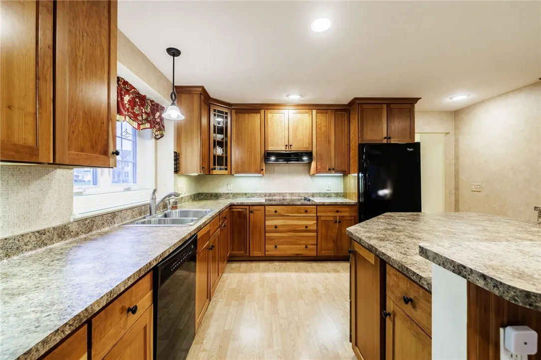 16 Coyote, Ogden, New York 14559, Ogden, New York 14559, 3 Bedrooms Bedrooms, 6 Rooms Rooms,2 BathroomsBathrooms,Residential,For Sale,16 Coyote, Ogden, New York 14559,0,R1651499