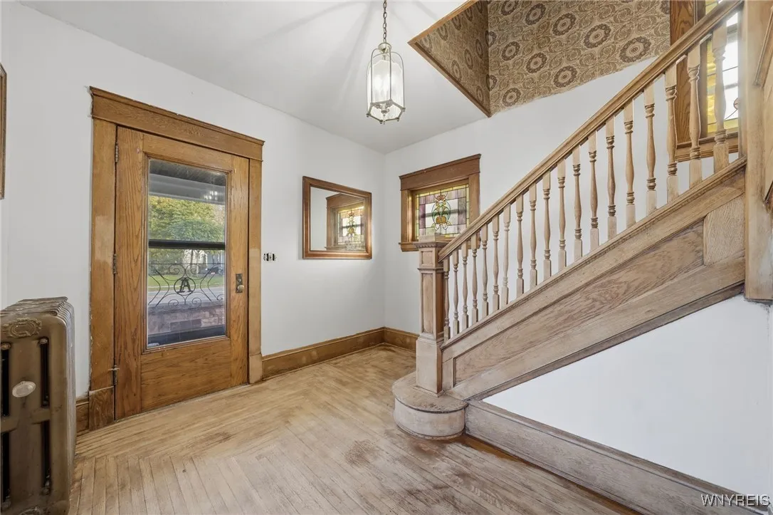 4466 Main Street, Royalton, New York 14067, Royalton, New York 14067, 4 Bedrooms Bedrooms, 10 Rooms Rooms,2 BathroomsBathrooms,Residential,For Sale,4466 Main Street, Royalton, New York 14067,0,B1651873