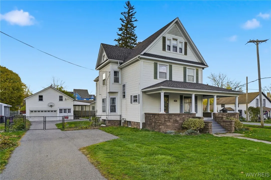 4466 Main Street, Royalton, New York 14067, Royalton, New York 14067, 4 Bedrooms Bedrooms, 10 Rooms Rooms,2 BathroomsBathrooms,Residential,For Sale,4466 Main Street, Royalton, New York 14067,0,B1651873