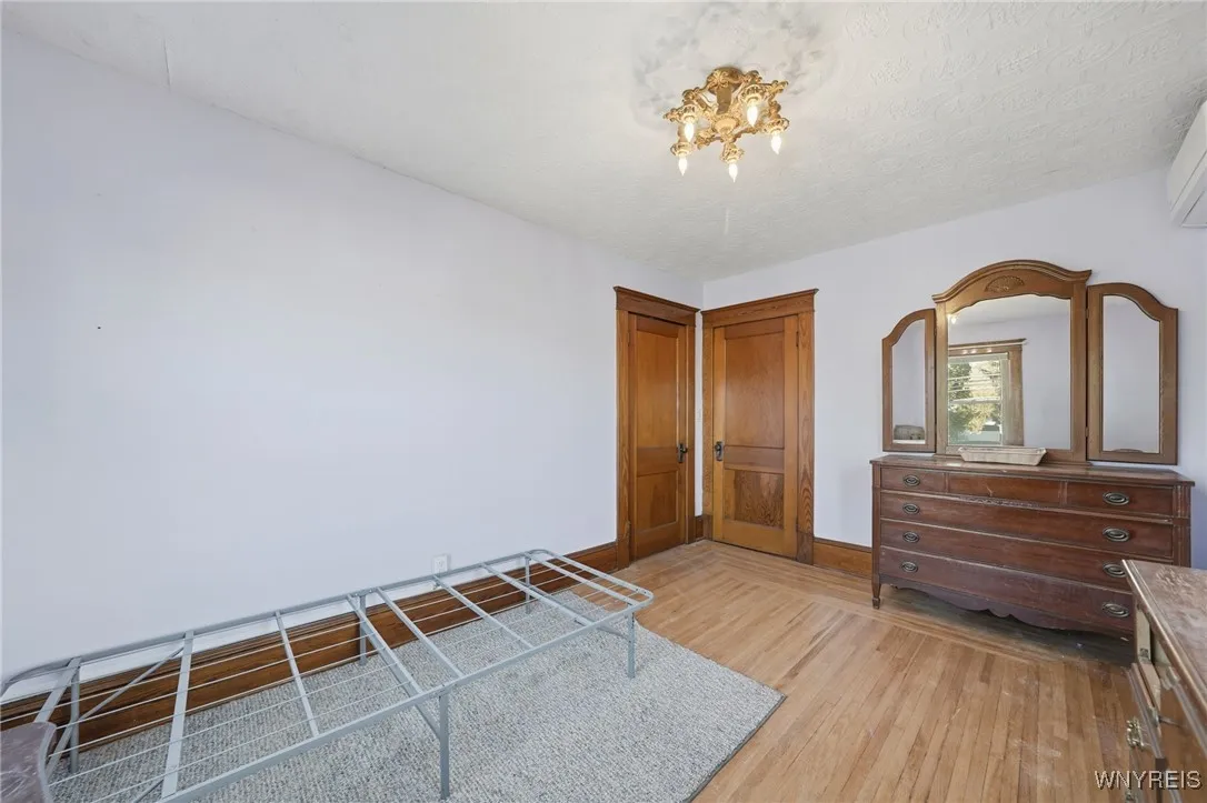 4466 Main Street, Royalton, New York 14067, Royalton, New York 14067, 4 Bedrooms Bedrooms, 10 Rooms Rooms,2 BathroomsBathrooms,Residential,For Sale,4466 Main Street, Royalton, New York 14067,0,B1651873