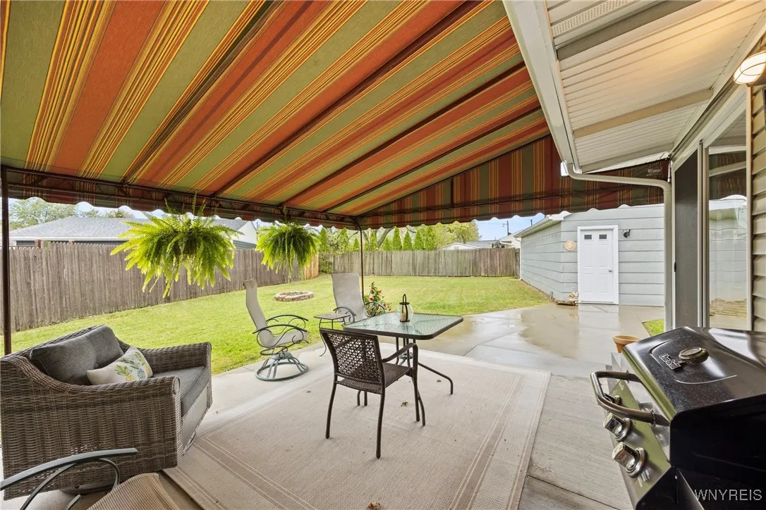 1085 East Park Road, Grand Island, New York 14072, Grand Island, New York 14072, 3 Bedrooms Bedrooms, 7 Rooms Rooms,1 BathroomBathrooms,Residential,For Sale,1085 East Park Road, Grand Island, New York 14072,0,B1647917