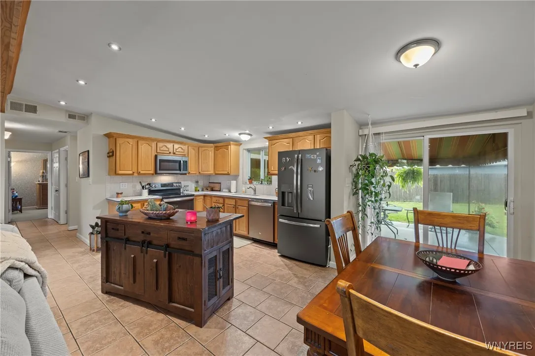 1085 East Park Road, Grand Island, New York 14072, Grand Island, New York 14072, 3 Bedrooms Bedrooms, 7 Rooms Rooms,1 BathroomBathrooms,Residential,For Sale,1085 East Park Road, Grand Island, New York 14072,0,B1647917