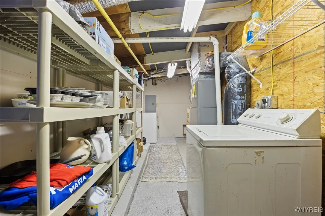 1085 East Park Road, Grand Island, New York 14072, Grand Island, New York 14072, 3 Bedrooms Bedrooms, 7 Rooms Rooms,1 BathroomBathrooms,Residential,For Sale,1085 East Park Road, Grand Island, New York 14072,0,B1647917