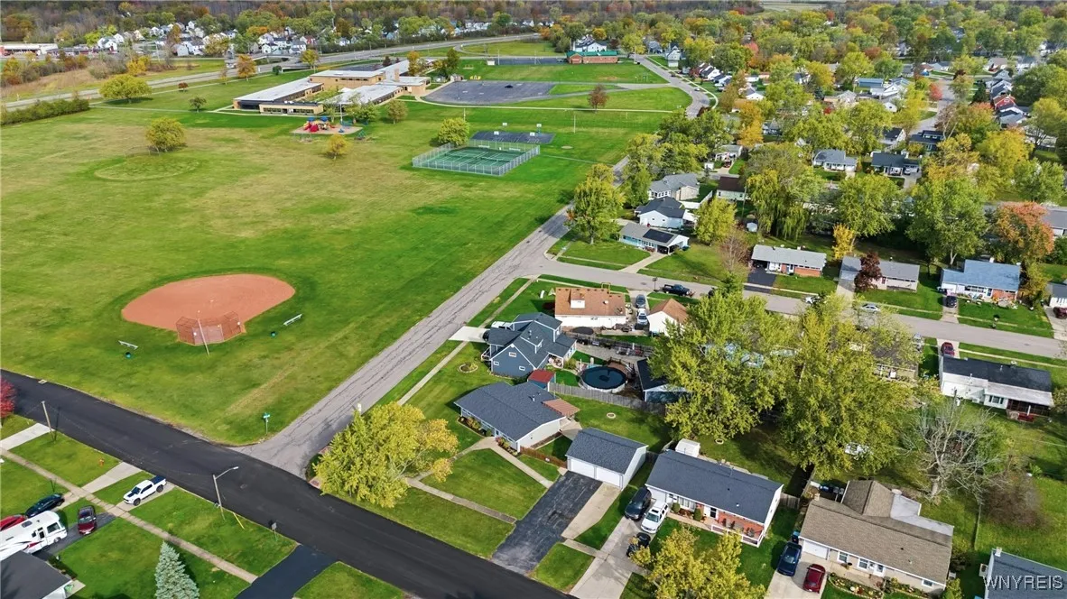 1085 East Park Road, Grand Island, New York 14072, Grand Island, New York 14072, 3 Bedrooms Bedrooms, 7 Rooms Rooms,1 BathroomBathrooms,Residential,For Sale,1085 East Park Road, Grand Island, New York 14072,0,B1647917