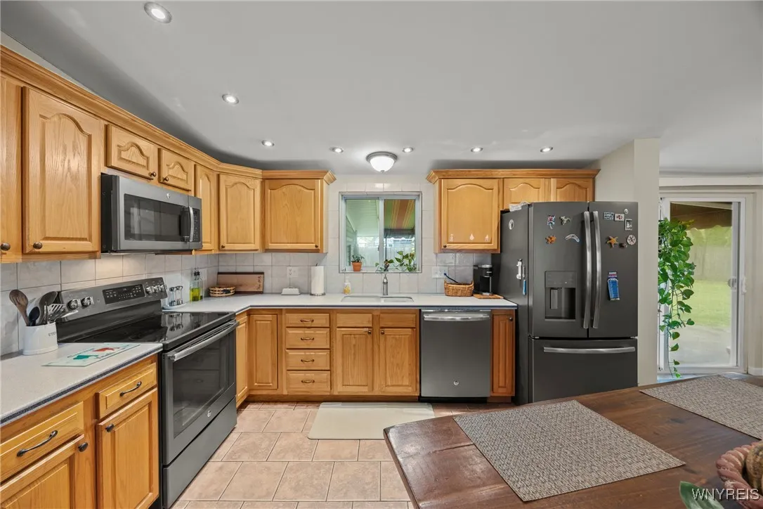 1085 East Park Road, Grand Island, New York 14072, Grand Island, New York 14072, 3 Bedrooms Bedrooms, 7 Rooms Rooms,1 BathroomBathrooms,Residential,For Sale,1085 East Park Road, Grand Island, New York 14072,0,B1647917