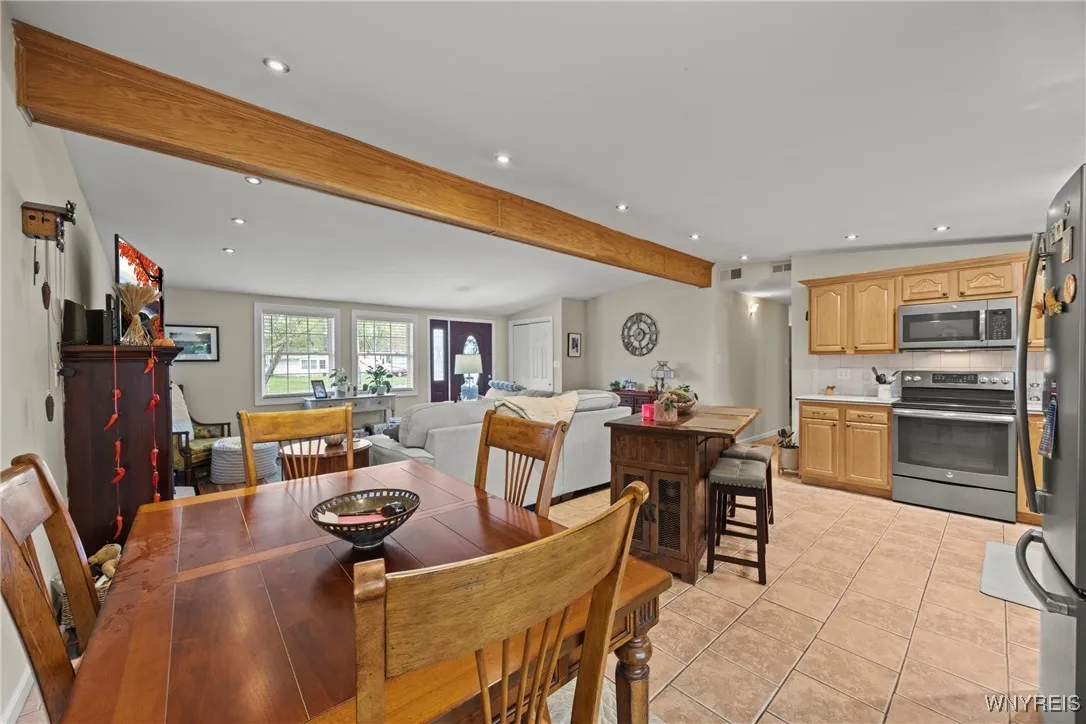 1085 East Park Road, Grand Island, New York 14072, Grand Island, New York 14072, 3 Bedrooms Bedrooms, 7 Rooms Rooms,1 BathroomBathrooms,Residential,For Sale,1085 East Park Road, Grand Island, New York 14072,0,B1647917