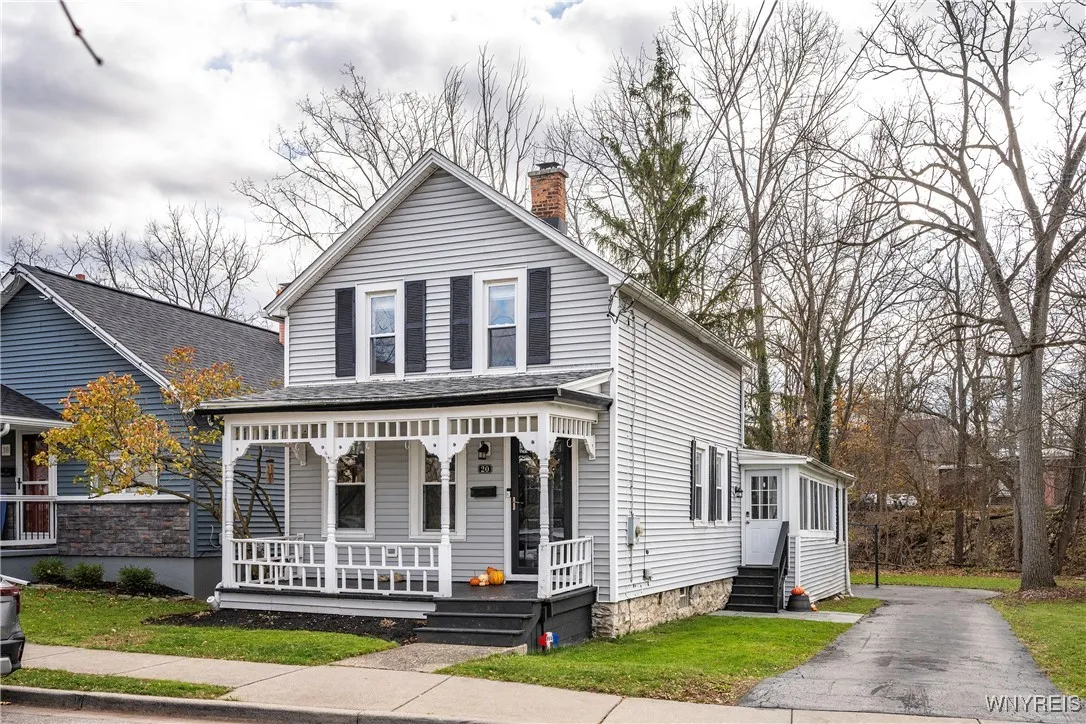 20 Clark Street, Lancaster, New York 14086, Lancaster, New York 14086, 3 Bedrooms Bedrooms, 6 Rooms Rooms,1 BathroomBathrooms,Residential,For Sale,20 Clark Street, Lancaster, New York 14086,0,B1651593