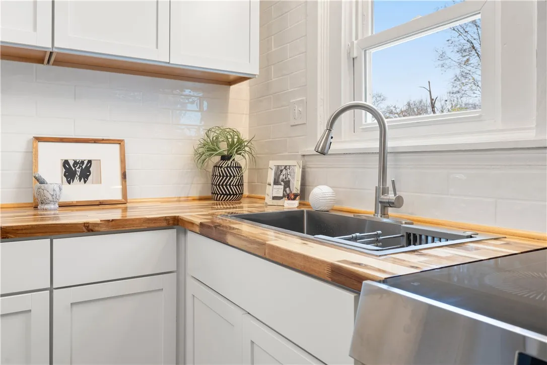 507 Ames Street, Rochester, New York 14606, Rochester, New York 14606, 3 Bedrooms Bedrooms, 7 Rooms Rooms,1 BathroomBathrooms,Residential,For Sale,507 Ames Street, Rochester, New York 14606,0,R1651408