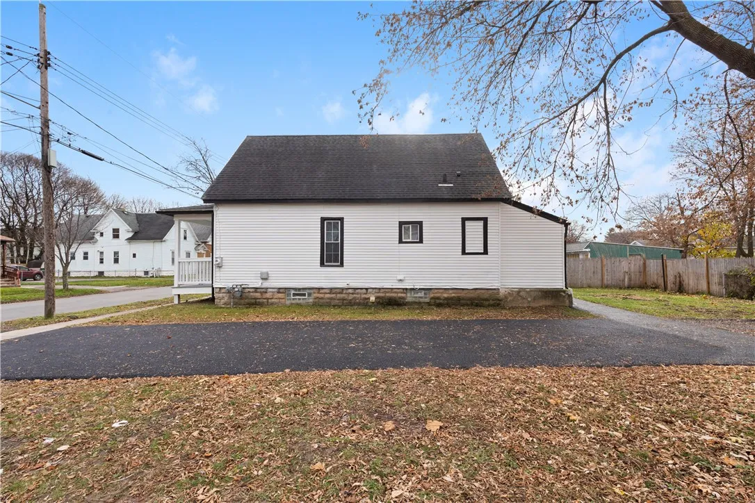 507 Ames Street, Rochester, New York 14606, Rochester, New York 14606, 3 Bedrooms Bedrooms, 7 Rooms Rooms,1 BathroomBathrooms,Residential,For Sale,507 Ames Street, Rochester, New York 14606,0,R1651408