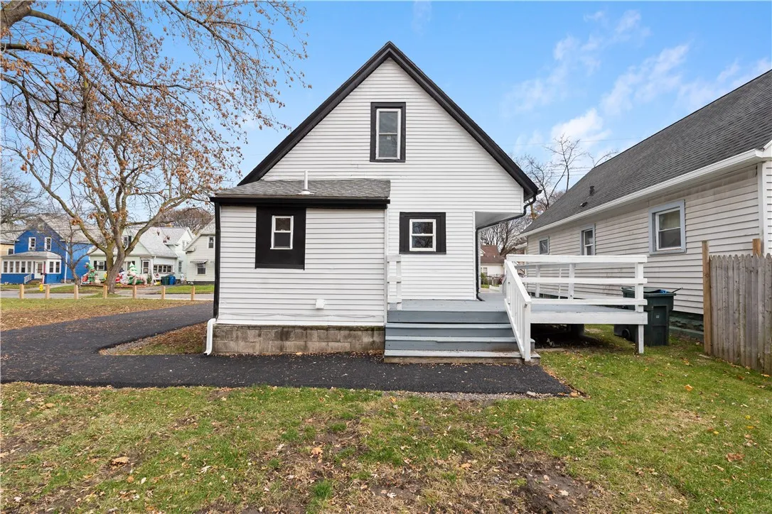 507 Ames Street, Rochester, New York 14606, Rochester, New York 14606, 3 Bedrooms Bedrooms, 7 Rooms Rooms,1 BathroomBathrooms,Residential,For Sale,507 Ames Street, Rochester, New York 14606,0,R1651408
