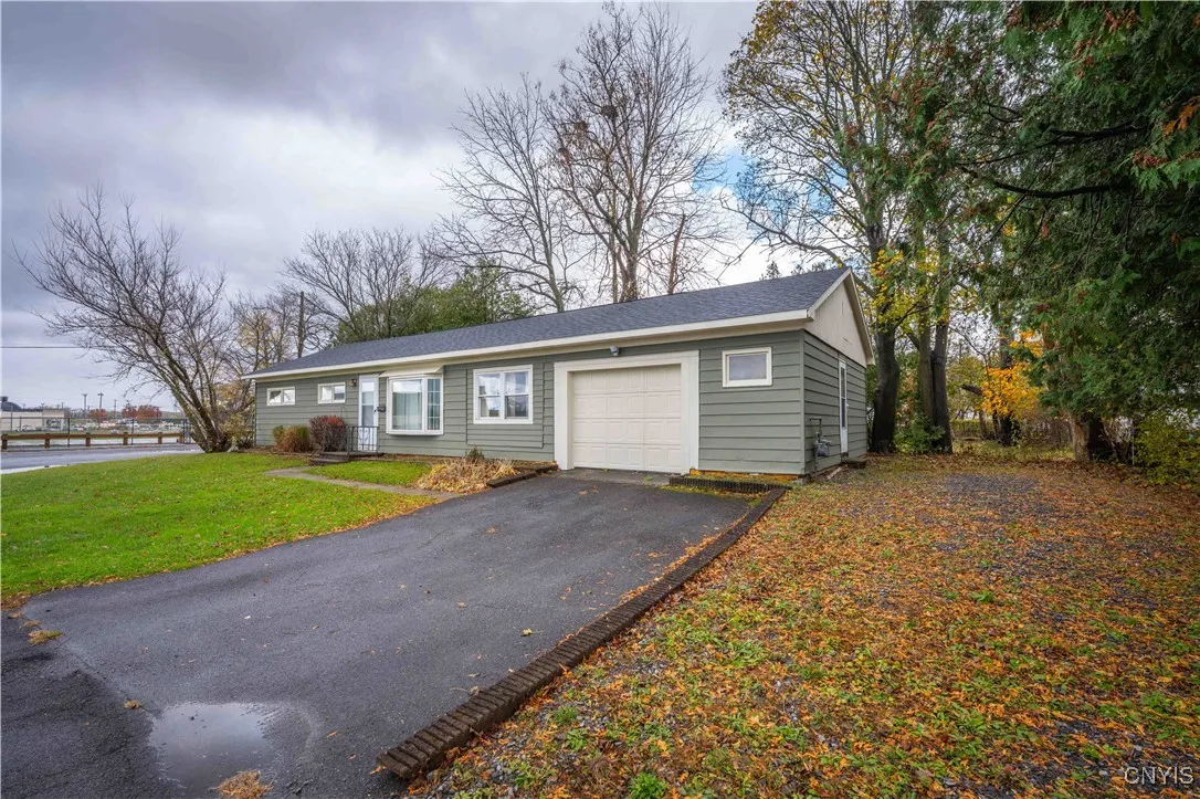 424 Rugby Road, Utica, New York 13502, Utica, New York 13502, 4 Bedrooms Bedrooms, 7 Rooms Rooms,1 BathroomBathrooms,Residential,For Sale,424 Rugby Road, Utica, New York 13502,0,S1651417