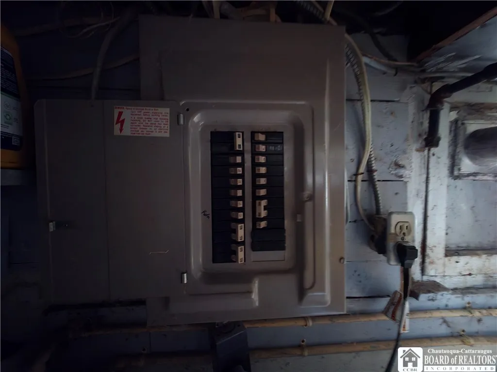 44 Meadow Lane, Jamestown, New York 14701, Jamestown, New York 14701, 3 Bedrooms Bedrooms, 7 Rooms Rooms,1 BathroomBathrooms,Residential,For Sale,44 Meadow Lane, Jamestown, New York 14701,0,R1651414