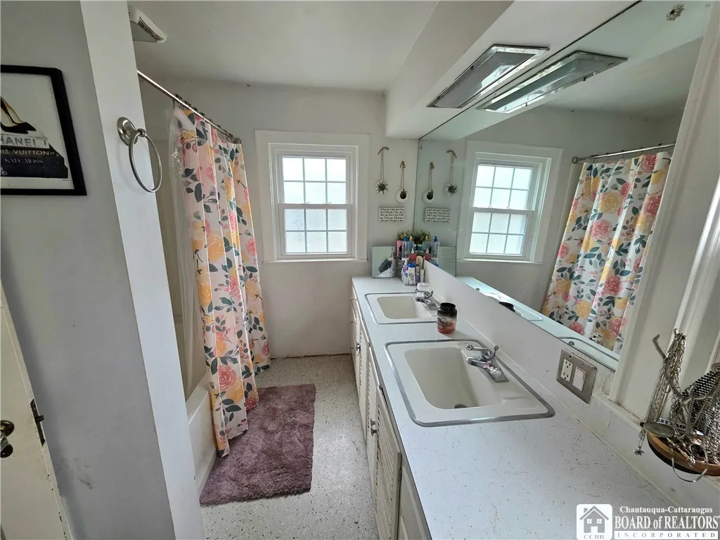 44 Meadow Lane, Jamestown, New York 14701, Jamestown, New York 14701, 3 Bedrooms Bedrooms, 7 Rooms Rooms,1 BathroomBathrooms,Residential,For Sale,44 Meadow Lane, Jamestown, New York 14701,0,R1651414