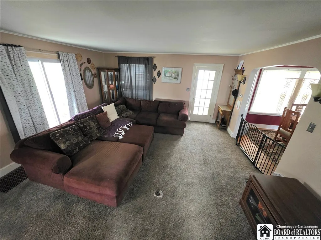 44 Meadow Lane, Jamestown, New York 14701, Jamestown, New York 14701, 3 Bedrooms Bedrooms, 7 Rooms Rooms,1 BathroomBathrooms,Residential,For Sale,44 Meadow Lane, Jamestown, New York 14701,0,R1651414