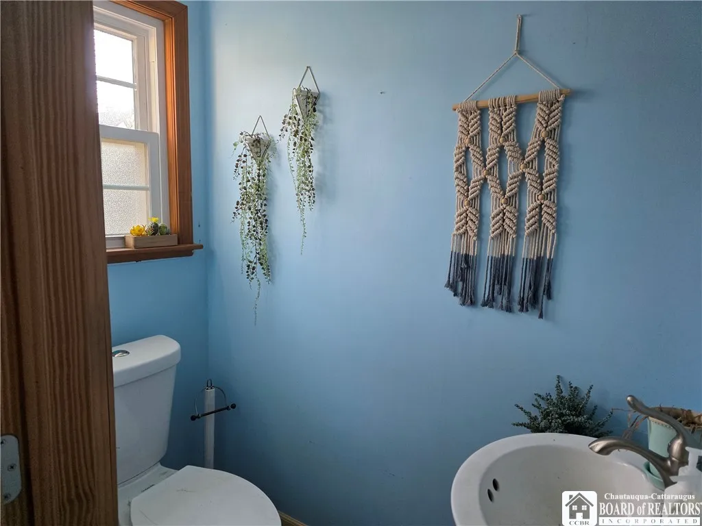 44 Meadow Lane, Jamestown, New York 14701, Jamestown, New York 14701, 3 Bedrooms Bedrooms, 7 Rooms Rooms,1 BathroomBathrooms,Residential,For Sale,44 Meadow Lane, Jamestown, New York 14701,0,R1651414