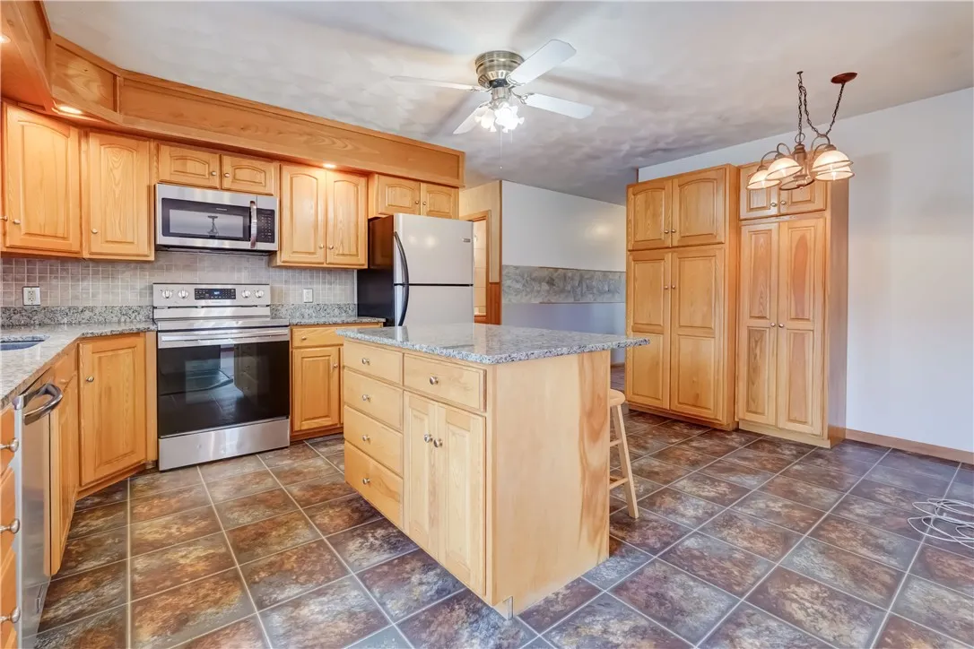 681 State Route 364, Middlesex, New York 14507, Middlesex, New York 14507, 3 Bedrooms Bedrooms, 9 Rooms Rooms,2 BathroomsBathrooms,Residential Lease,For Rent,681 State Route 364, Middlesex, New York 14507,0,R1651889