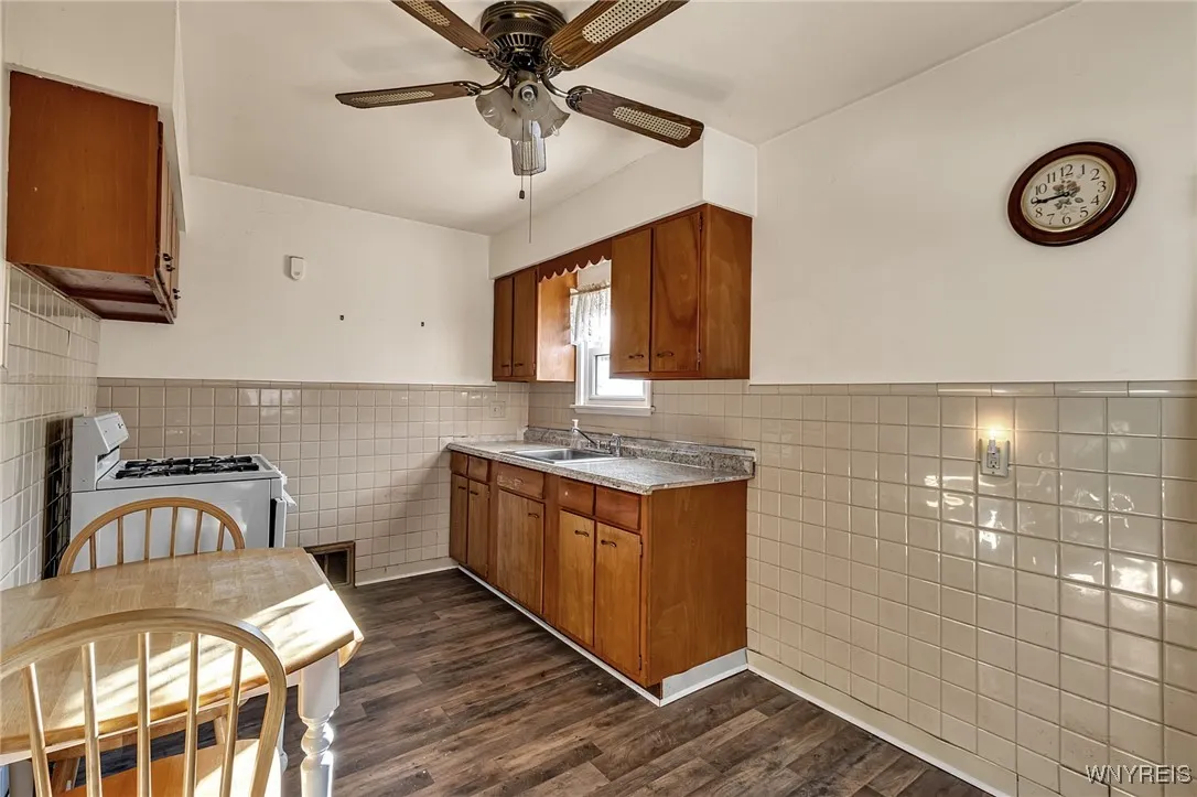 288 Vicksburg Avenue, Tonawanda, New York 14150, Tonawanda, New York 14150, 3 Bedrooms Bedrooms, 5 Rooms Rooms,1 BathroomBathrooms,Residential,Closed,288 Vicksburg Avenue, Tonawanda, New York 14150,0,B1651901