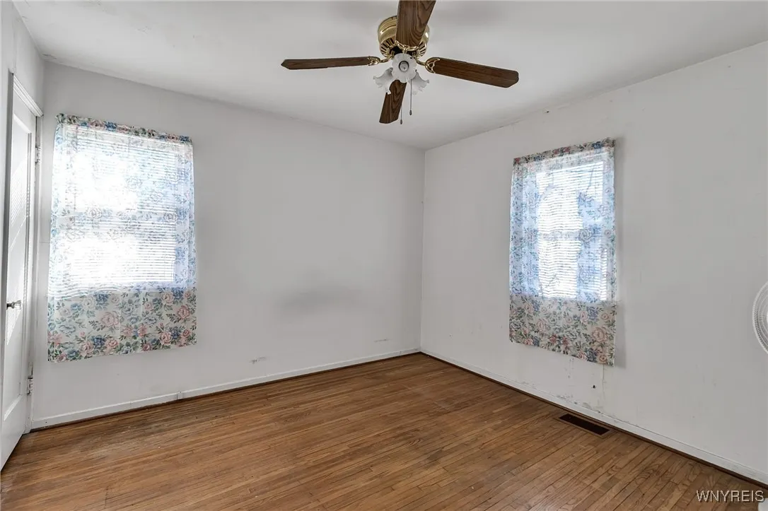 288 Vicksburg Avenue, Tonawanda, New York 14150, Tonawanda, New York 14150, 3 Bedrooms Bedrooms, 5 Rooms Rooms,1 BathroomBathrooms,Residential,Closed,288 Vicksburg Avenue, Tonawanda, New York 14150,0,B1651901