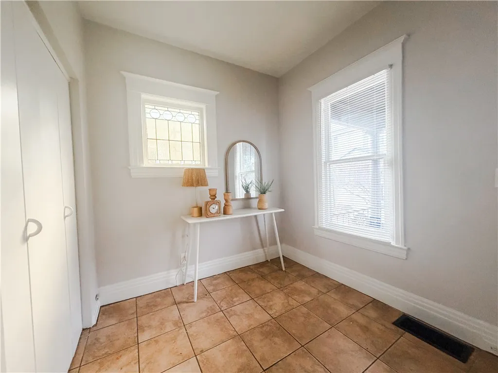 32 Engel Place, Rochester, New York 14620, Rochester, New York 14620, 3 Bedrooms Bedrooms, 7 Rooms Rooms,1 BathroomBathrooms,Residential,For Sale,32 Engel Place, Rochester, New York 14620,0,R1651911