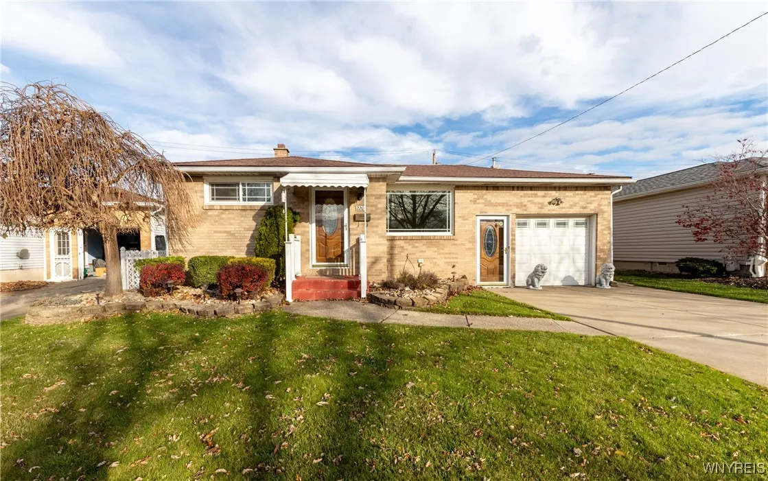 220 Enez Drive, Cheektowaga, New York 14043, Cheektowaga, New York 14043, 3 Bedrooms Bedrooms, 8 Rooms Rooms,1 BathroomBathrooms,Residential,For Sale,220 Enez Drive, Cheektowaga, New York 14043,0,B1651179