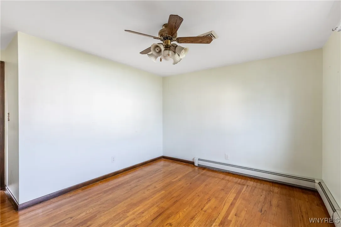 220 Enez Drive, Cheektowaga, New York 14043, Cheektowaga, New York 14043, 3 Bedrooms Bedrooms, 8 Rooms Rooms,1 BathroomBathrooms,Residential,For Sale,220 Enez Drive, Cheektowaga, New York 14043,0,B1651179
