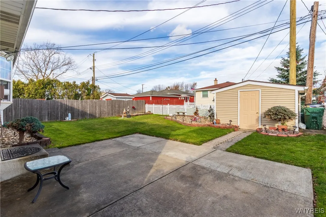 220 Enez Drive, Cheektowaga, New York 14043, Cheektowaga, New York 14043, 3 Bedrooms Bedrooms, 8 Rooms Rooms,1 BathroomBathrooms,Residential,For Sale,220 Enez Drive, Cheektowaga, New York 14043,0,B1651179