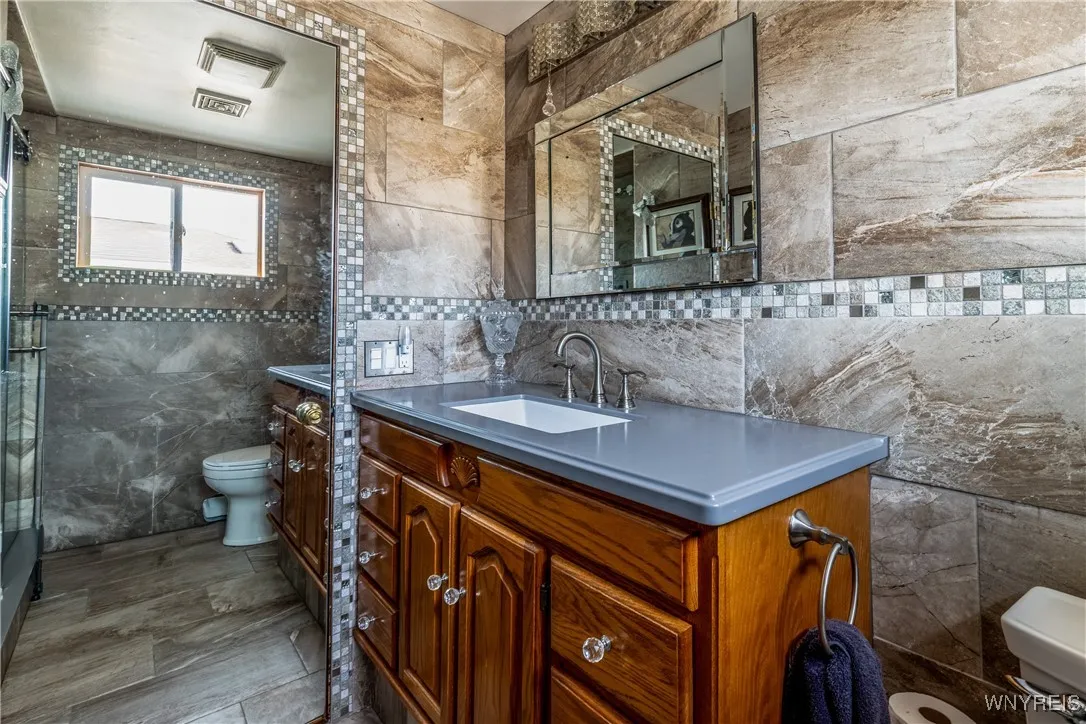 220 Enez Drive, Cheektowaga, New York 14043, Cheektowaga, New York 14043, 3 Bedrooms Bedrooms, 8 Rooms Rooms,1 BathroomBathrooms,Residential,For Sale,220 Enez Drive, Cheektowaga, New York 14043,0,B1651179