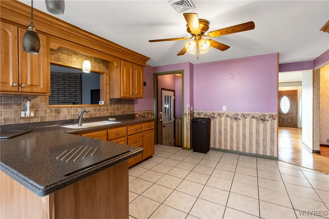 220 Enez Drive, Cheektowaga, New York 14043, Cheektowaga, New York 14043, 3 Bedrooms Bedrooms, 8 Rooms Rooms,1 BathroomBathrooms,Residential,For Sale,220 Enez Drive, Cheektowaga, New York 14043,0,B1651179