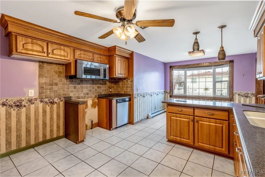 220 Enez Drive, Cheektowaga, New York 14043, Cheektowaga, New York 14043, 3 Bedrooms Bedrooms, 8 Rooms Rooms,1 BathroomBathrooms,Residential,For Sale,220 Enez Drive, Cheektowaga, New York 14043,0,B1651179